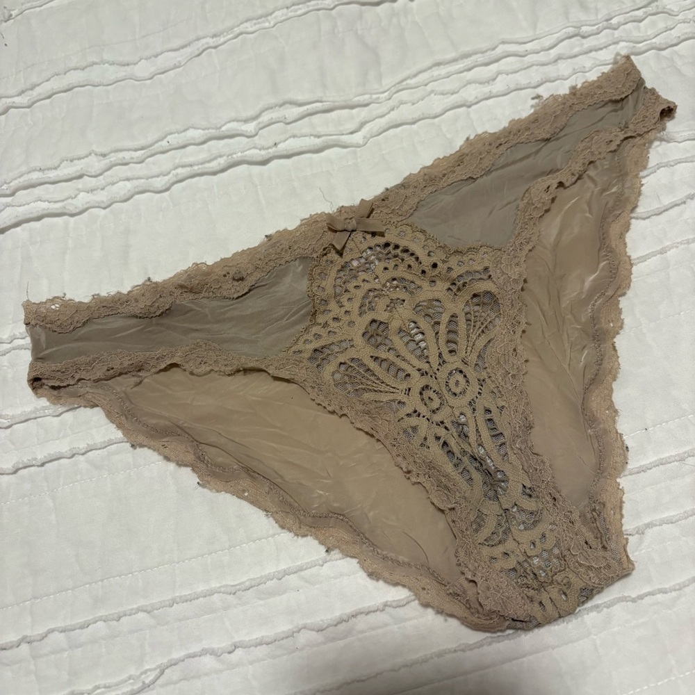 Victoria’s Secret vintage dream angels lace cheekini panty